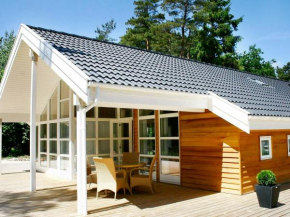 Alluring Holiday Home in Aakirkeby with Sauna, Vester Sømarken